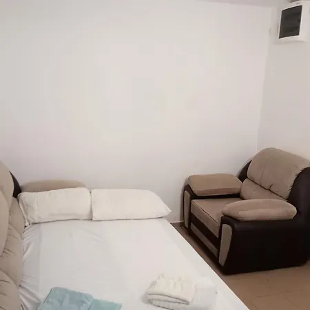 And Camelia Guest house *