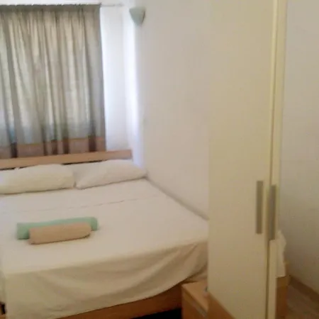And Camelia Guest house